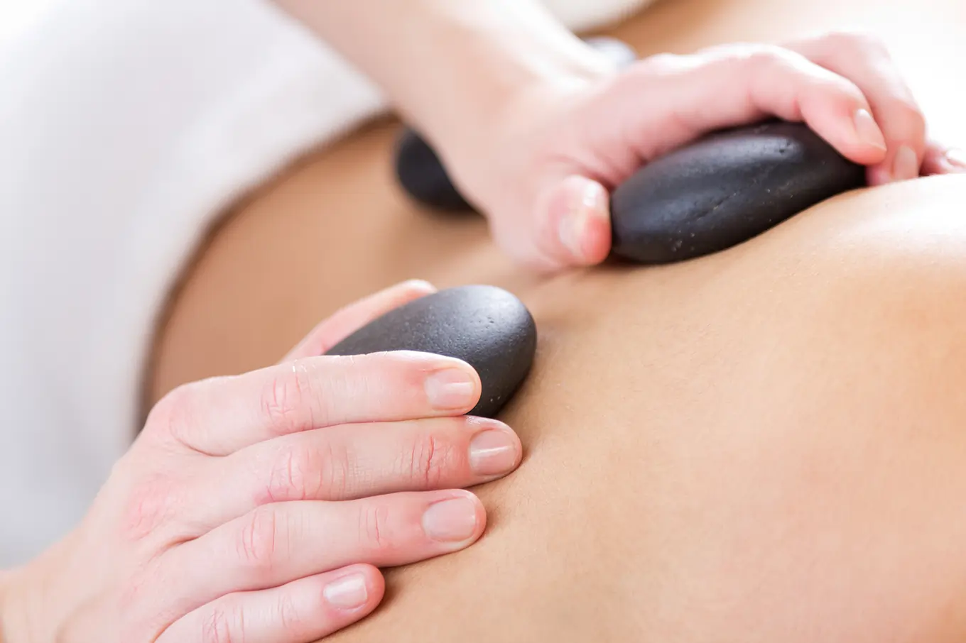 hot stone massage adalah
