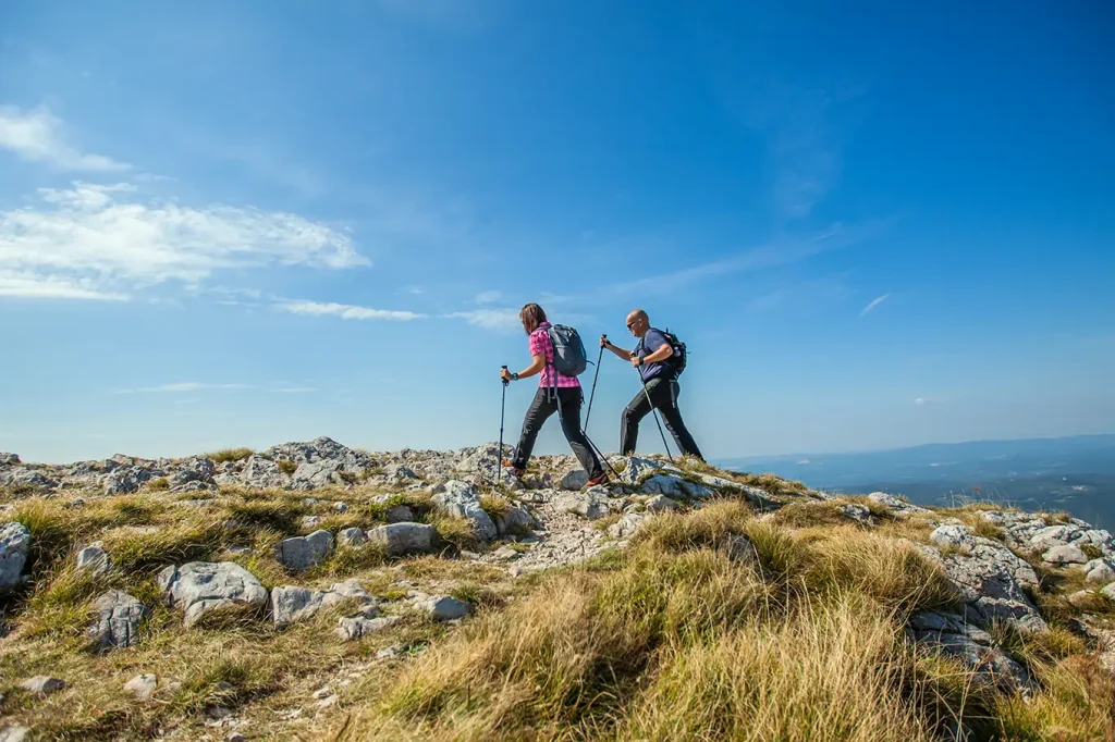 perbedaan hiking dan trekking